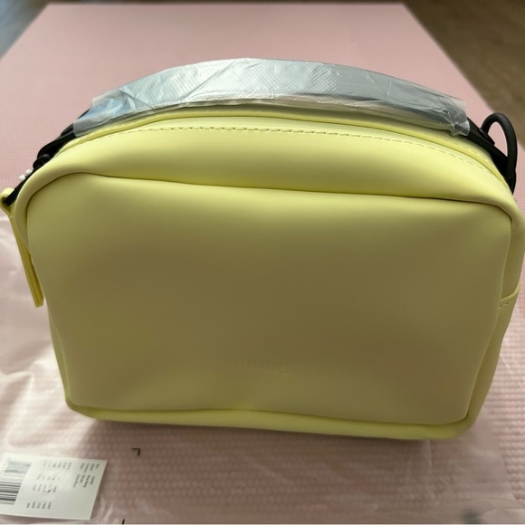 Yellow Rains Box Bag in Straw - Picture 4 of 5